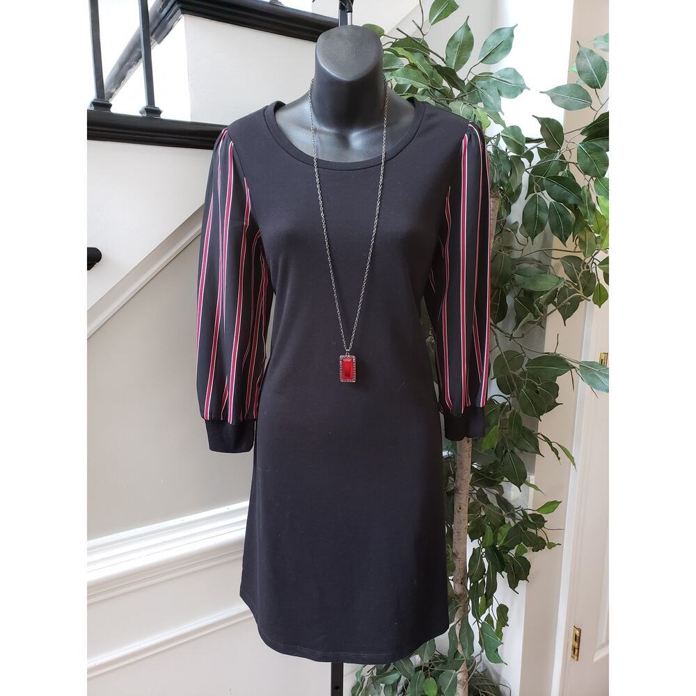 Luxology Knee Length Shift Dress Womens Small Black Striped Cotton Round Neck